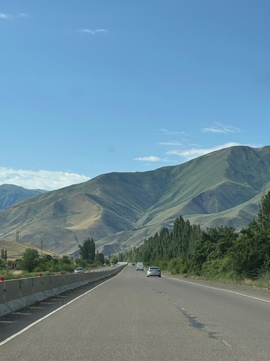 Уже по дороге в Кыргызстан отличные виды