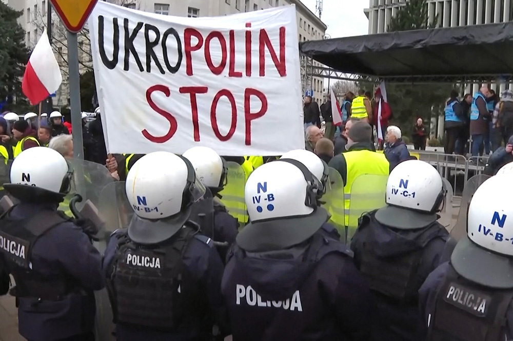    ©АО "ТВ Центр"