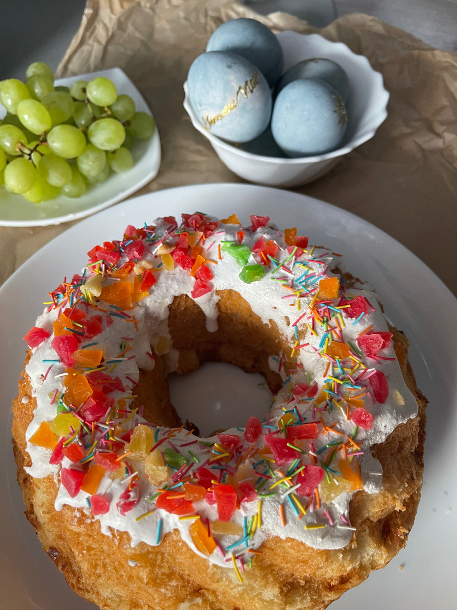 Пасочки у нас домашние, тесто  1:2 творога к муке, но в приложении подсчета калорий я обозначила , как обыкновенный кулич с самым большим количеством Ккал, чтобы уж наверняка 😅 не занизить дневную норму продуктов. Фото автора. 