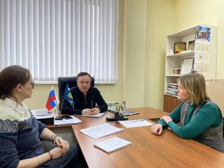 Штраф для безответственных владельцев собак предлагается увеличить до 50 000 рублей. Фото: партия ЛДПР / личный архив Олега Постникова