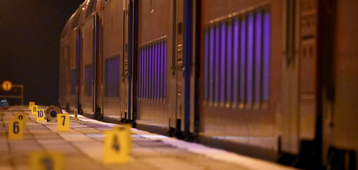 Снимок, сделанный после нападения на Брокстедт, о котором Сасмаз упоминал в своём видео © picture alliance/dpa/Jonas Walzberg