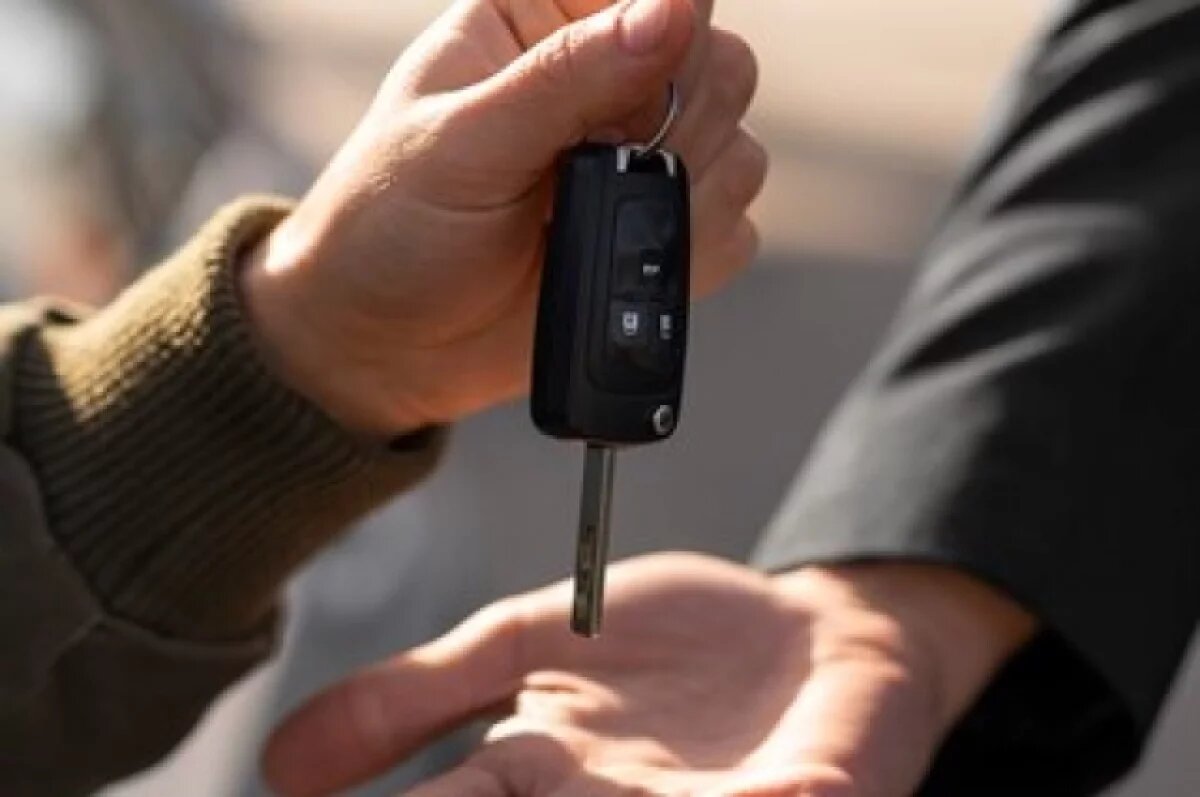    Главным врачам девяти ЦРБ в Омской области вручили ключи от внедорожников