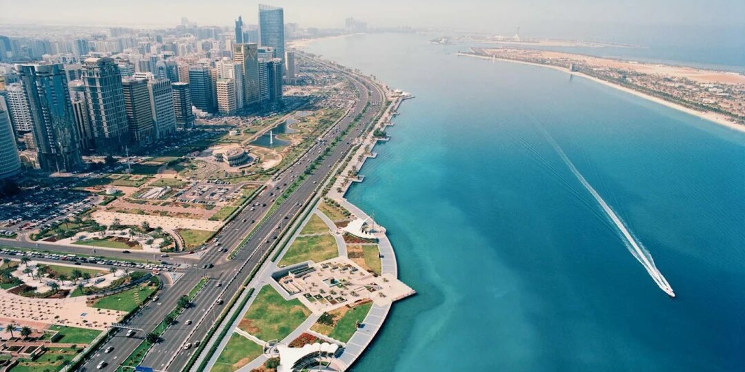 Набережная Корниш в Абу-Даби, ОАЭ