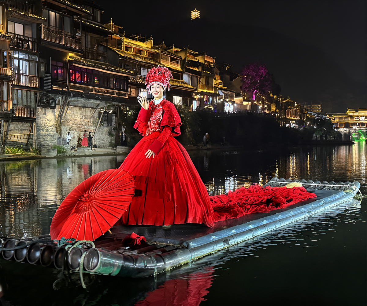 Вечернее шоу на воде. Фэнхуан (凤凰). Южный Китай.