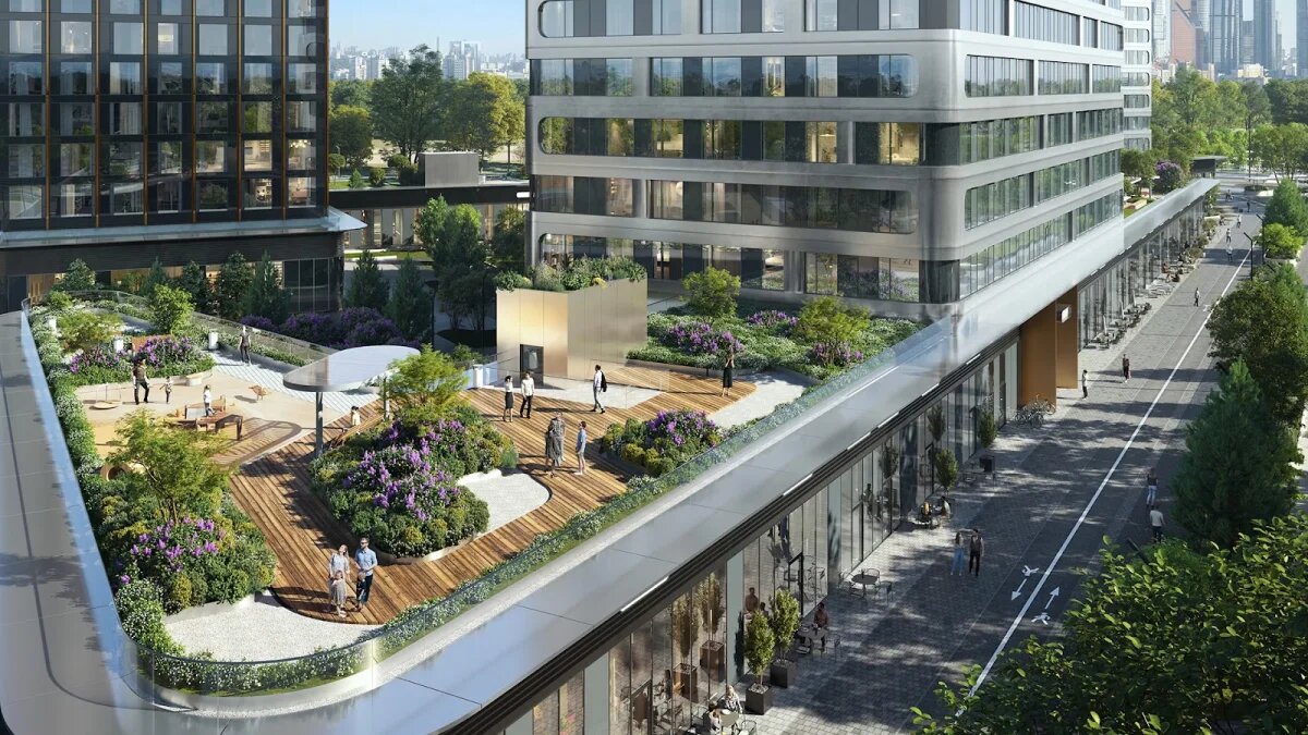 По закрытому зелёному двору проекта Amber City приятно гулять с детьми или заниматься спортом на свежем воздухе