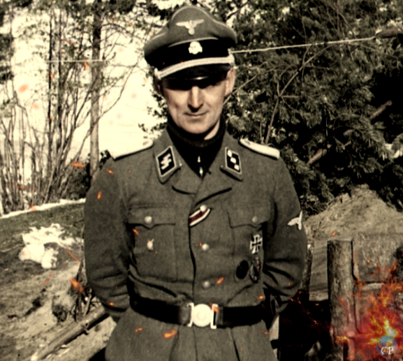 Пройдёт немного времени, и этот офицер будет не таким чистым и «чуть» менее улыбчивым