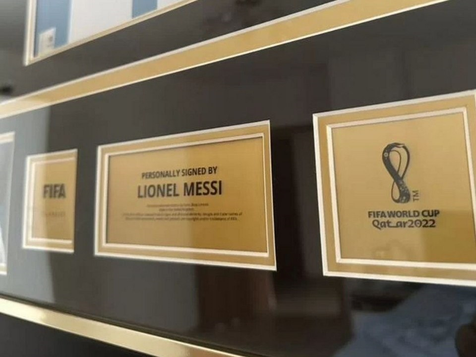     Фото: городская доска объявлений