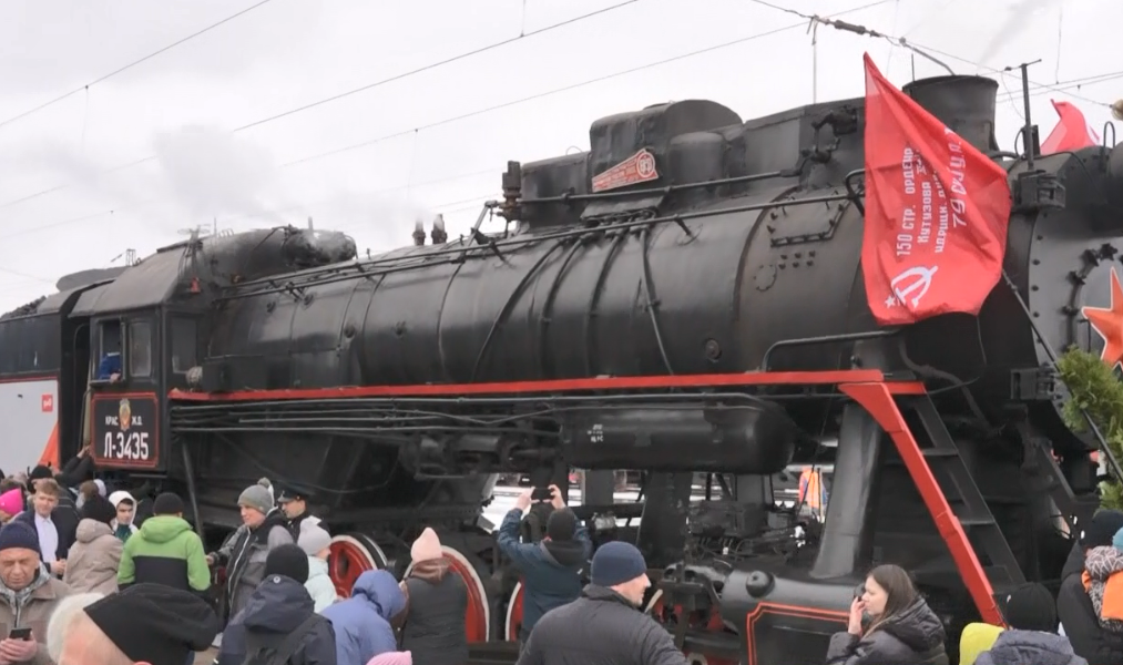     Легендарный паровоз «Лебедянка» отправился по краю в честь юбилея Великой Победы