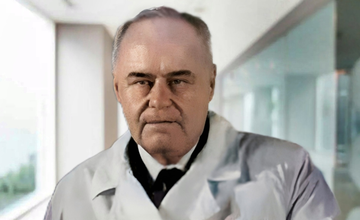 Дмитрий Чеботарев.