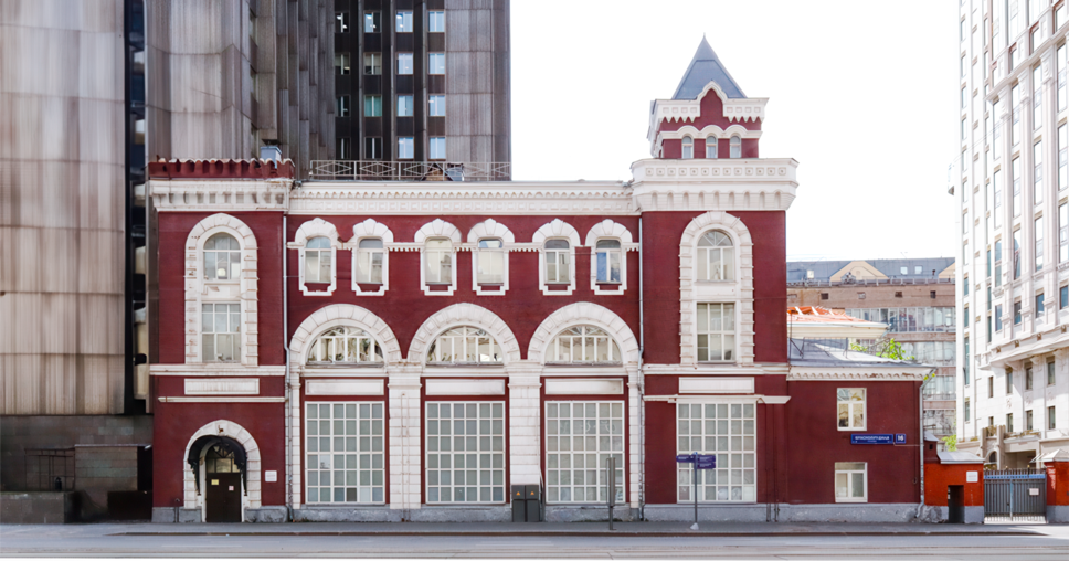 Парадный фасад особняка