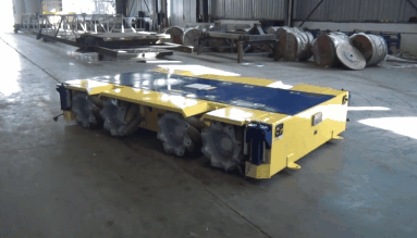 Складская погрузочная платформа, оборудованная роликонесущими колёсами