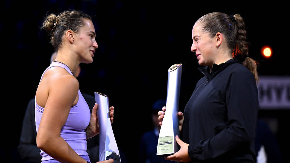 Первая ракетка мира Арина Соболенко (слева) уже в четвертый раз не смогла победить в финале турнира WTA в Штутгарте, на этот раз она уступила Елене Остапенко.📷Фото: Angelika Warmuth / Reuters
