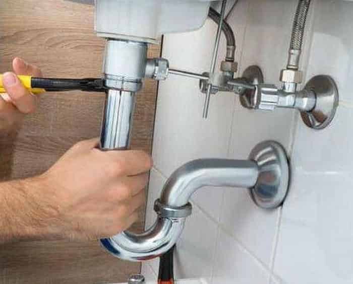 Сантехник на дом: плюсы вызова профессионала