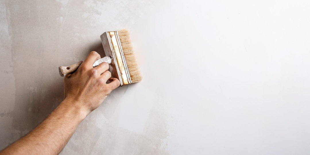 Как правильно грунтовать стены перед шпаклевкой