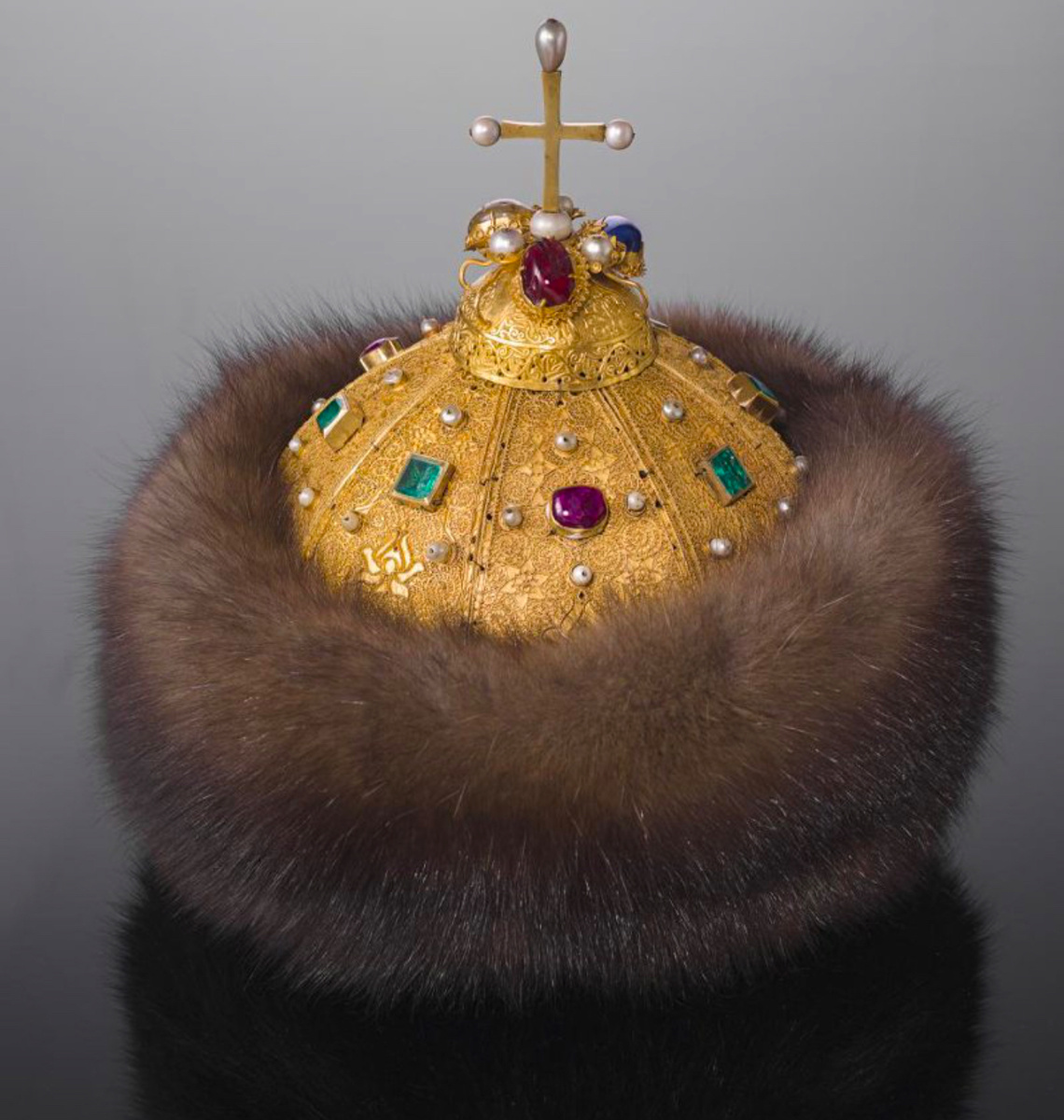 Шапка Мономаха. Телеграм «Музеи московского Кремля»