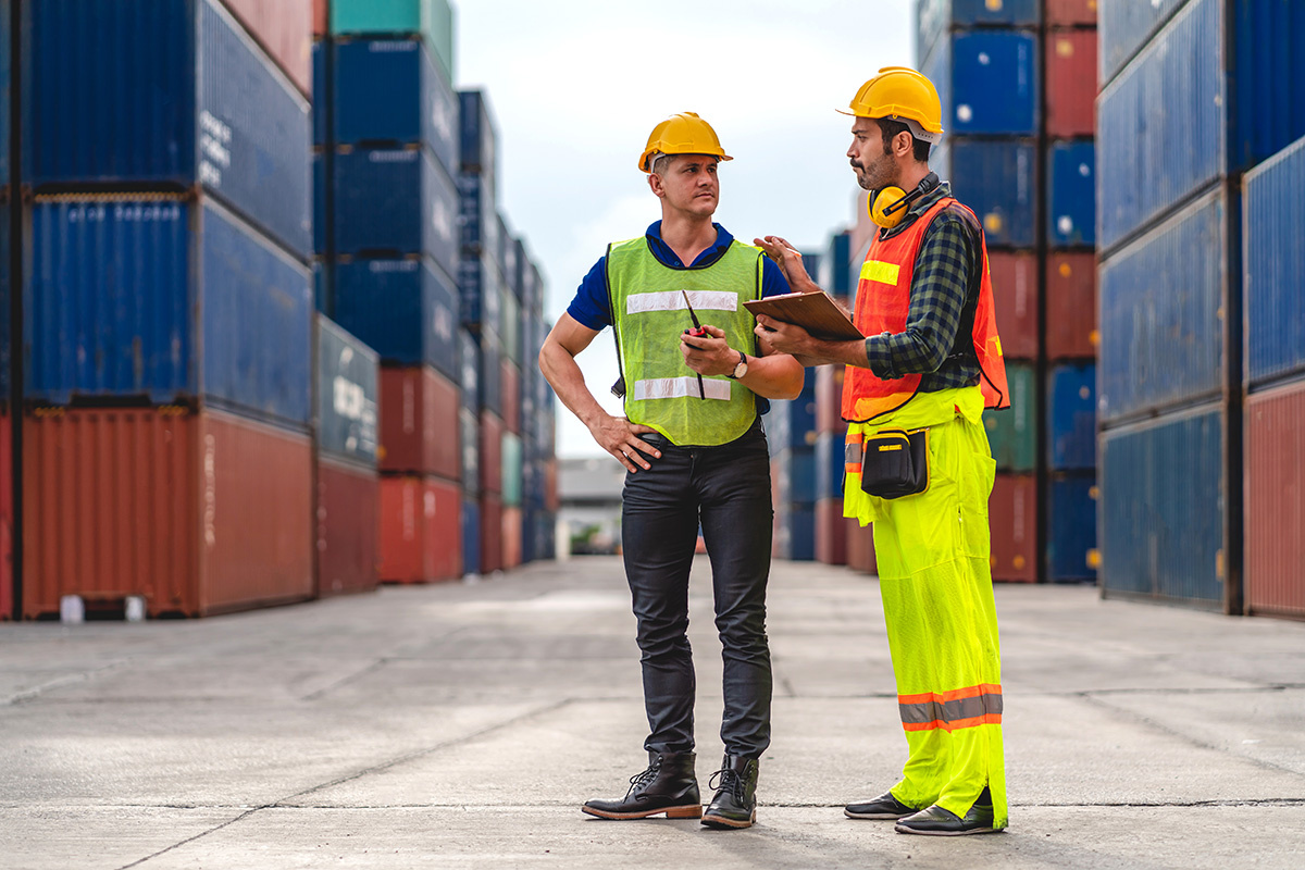    Зарплата и условия зависят не только от профессии, но и от навыков и умения договариваться. Источник: Shutterstock