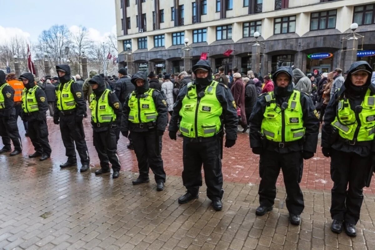    Очевидно, на что намекают власти страны, вот только вопрос о том, зачем России обращать внимание на прибалтийские государства, открыт.