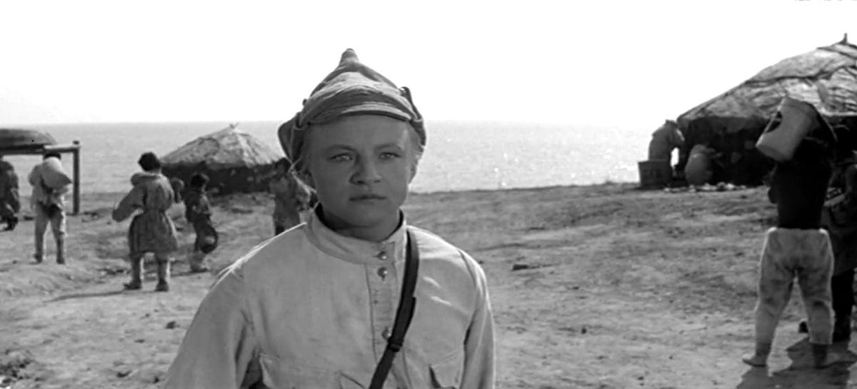 Кадр из кинофильма "Начальник Чукотки", 1966 г., режиссер Виталий Мельников, сценаристы Владимир Валуцкий, Виктор Рабинович, композитор Надежда Симонян (скриншот) 
