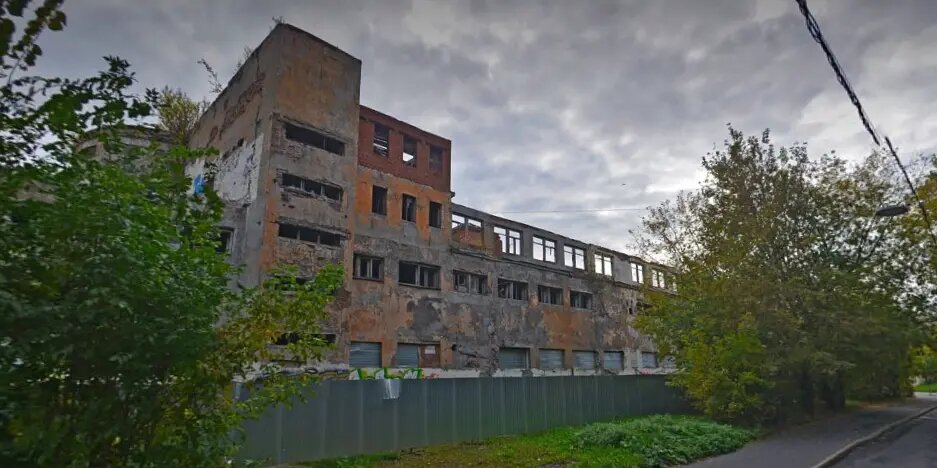    Здание Ушаковских бань. Фото: скриншот сервиса Яндекс.Панорамы