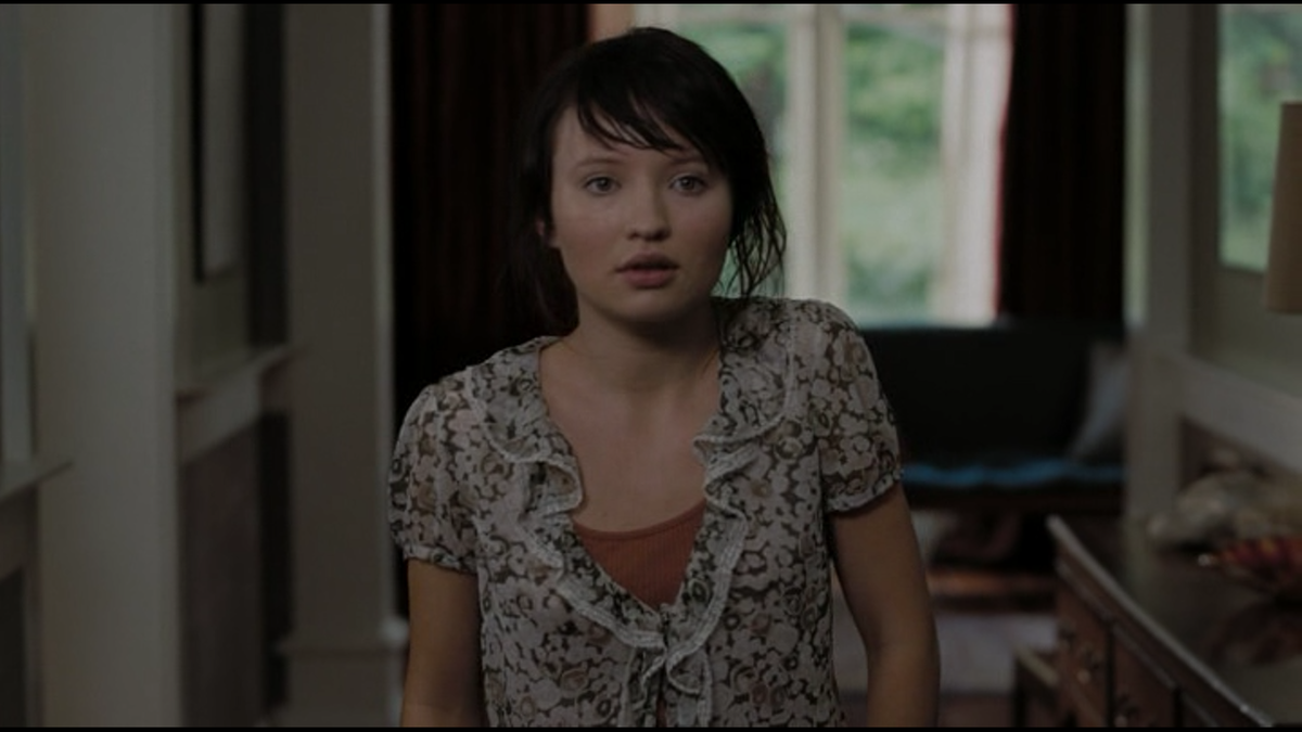 Анна (в исполнении Эмили Браунинг)