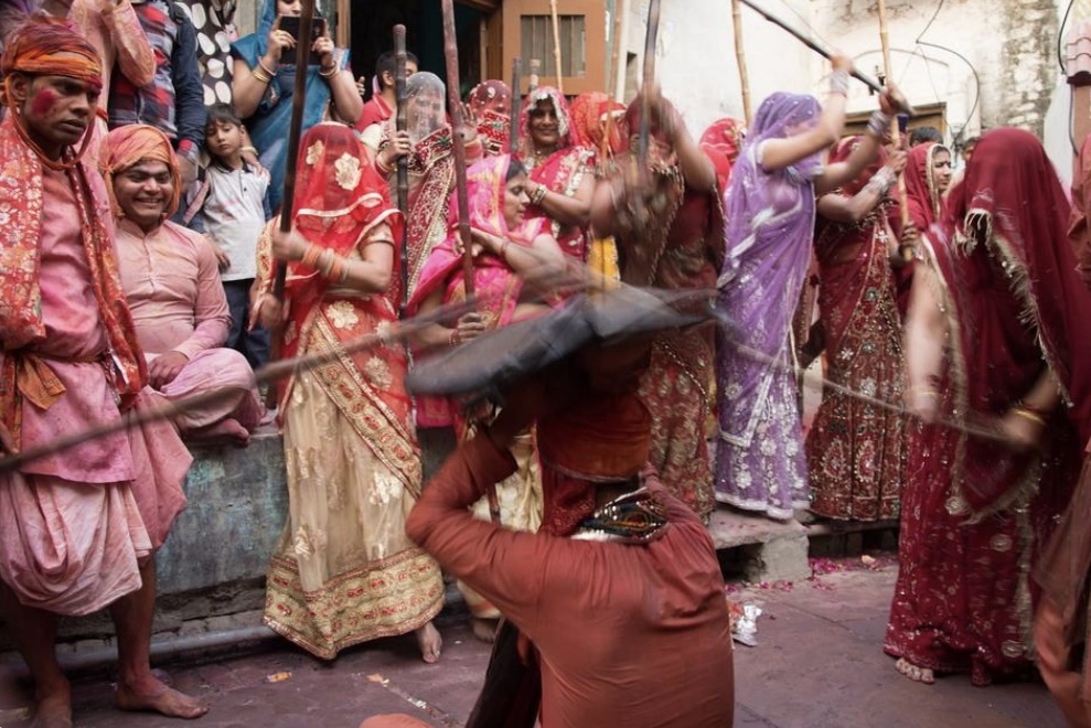 Источник: https://asia-news.ru/indija/latmar-holi/.