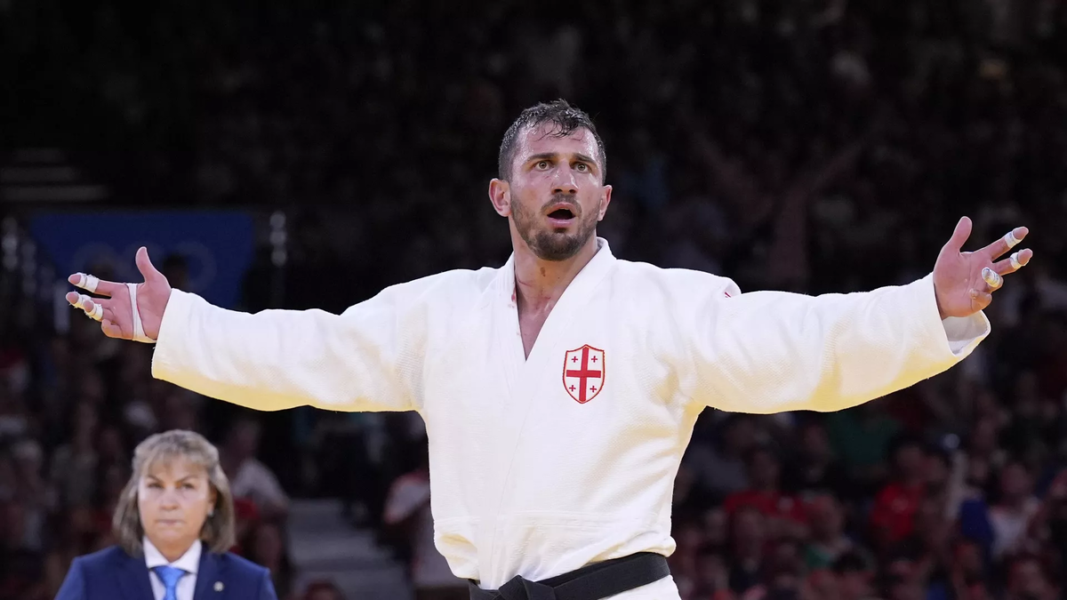 © AP Photo / Eugene Hoshiko