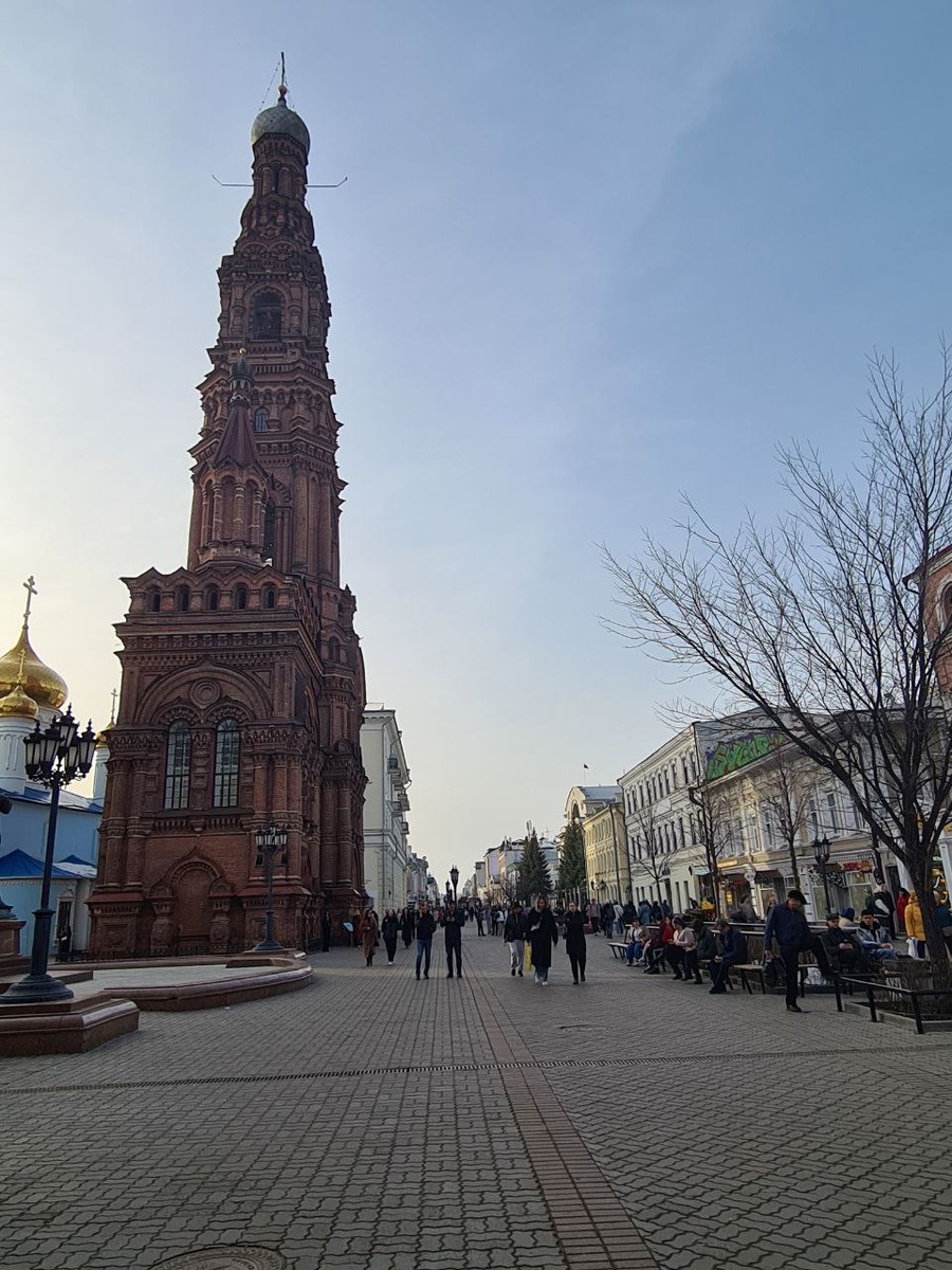 Моя вторая Родина, не менее любимая - Казань и пешеходная улица Баумана. В этом городе родилась и выросла моя мама. Фото из личного архива автора.