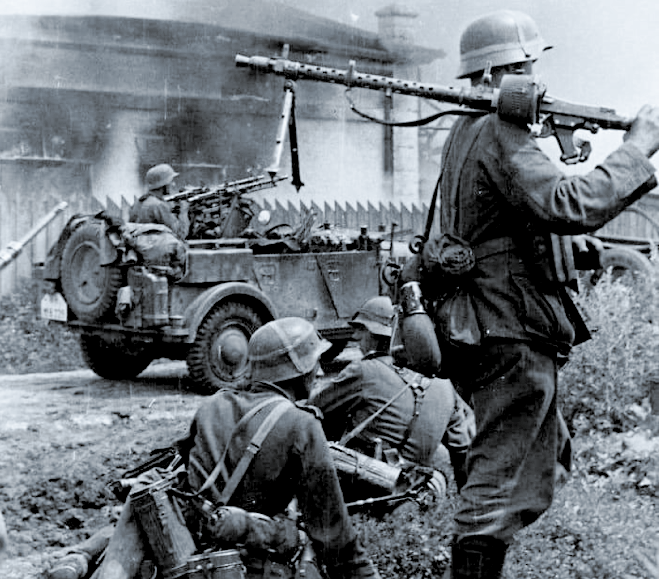 Первые дни вторжения гитлеровцев в СССР.