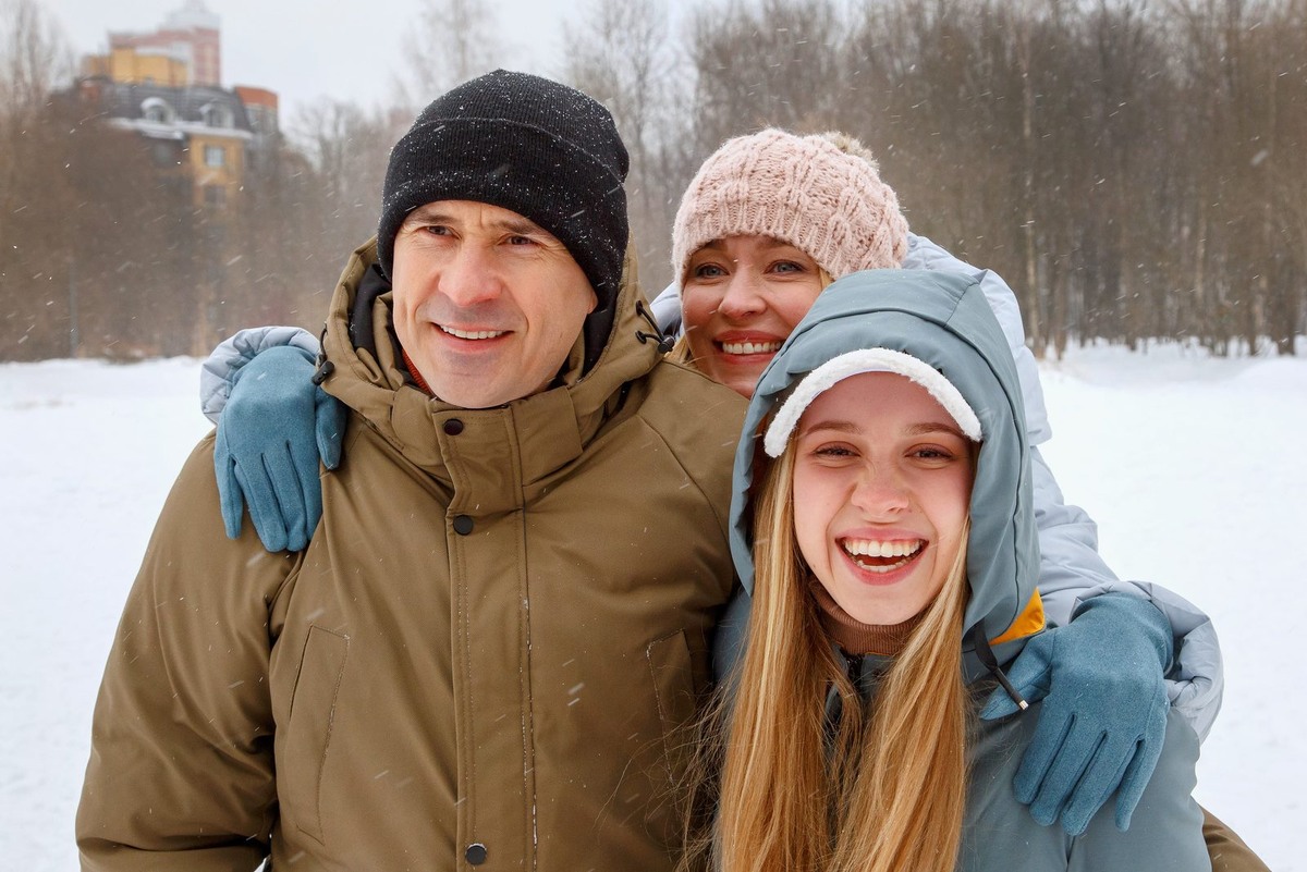 Семья Савиных: Игорь, Ольга и Ева. Сериал «Белая полоса»