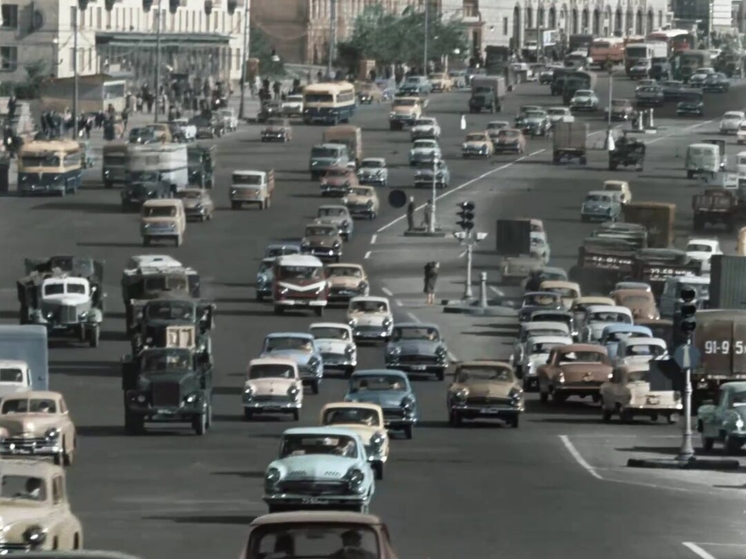 Кадр из фильма «Берегись автомобиля»