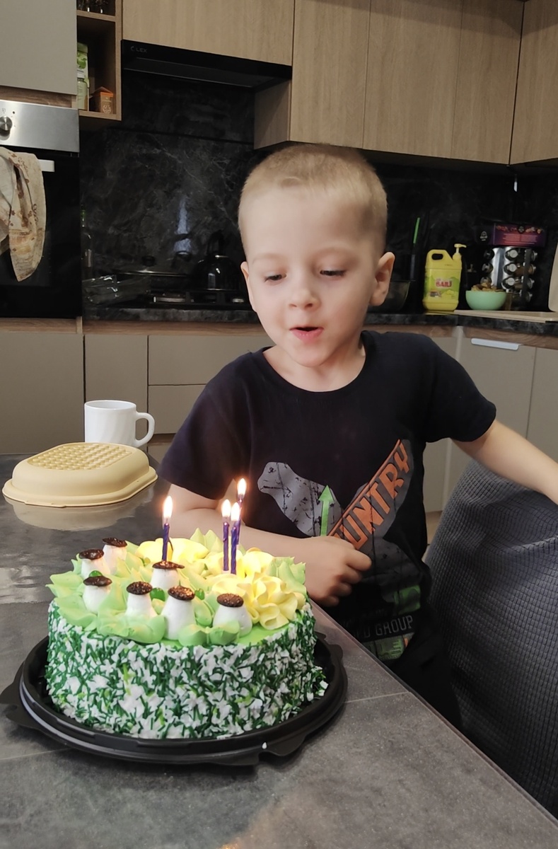 Сегодня Роману 4 года.