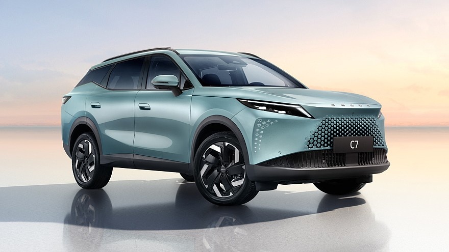    На фото: Omoda C7 (версия для российского рынка)