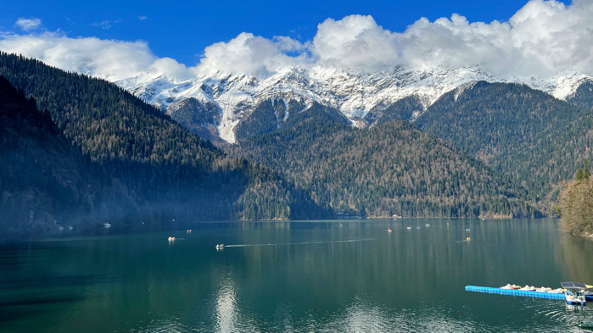 Озеро Рица в Абхазии