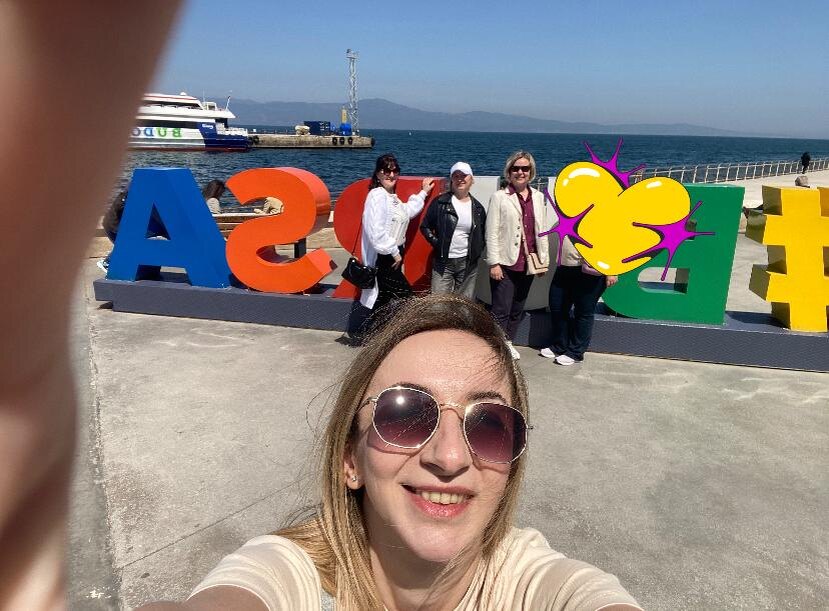 Не все любят фоткаться, мы уважаем)