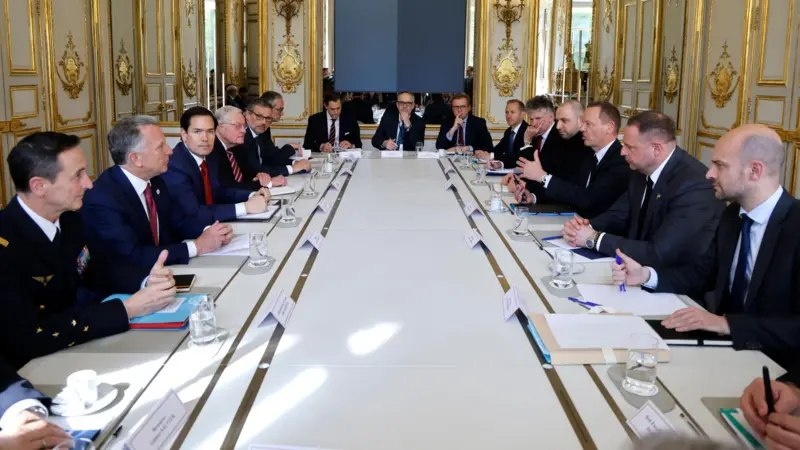 Переговоры в Париже с участием украинской, американской и европейской делегаций