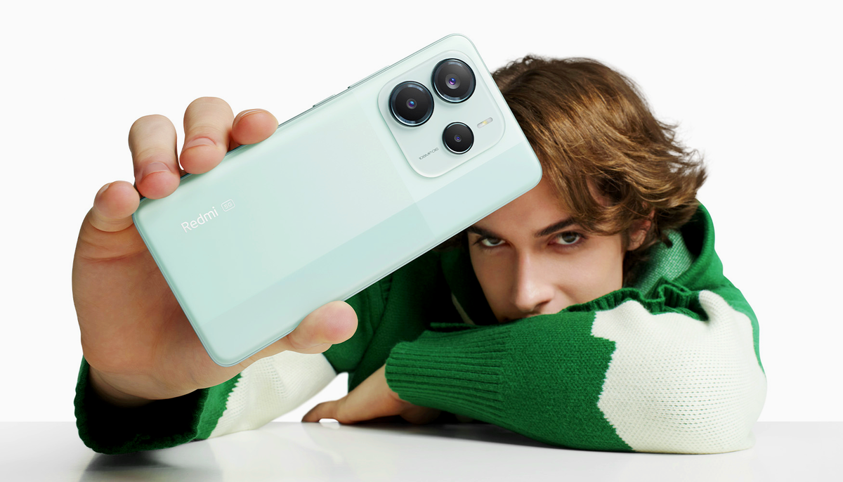 Реклама. Рекламодатель: ООО "АЛИБАБА.КОМ (РУ)" ИНН: 7703380158