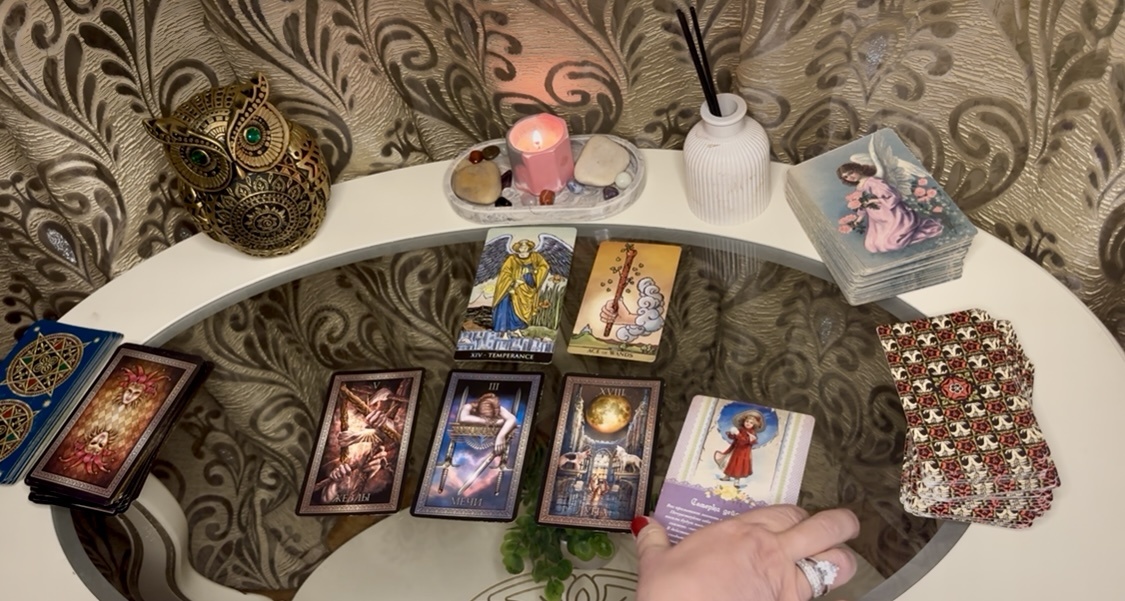 
Первая карта: карта Умеренность, символизирующая исполнение желаний, но не быстро. У вас нет никаких препятствий. Все, что вы хотитет, у вас получится.

• Все желания исполнятся, но не сразу, а когда придет время.

• Карта Умеренность говорит и спокойствии и  успешности в ваших планах.

• Важно терпение и следование плану.

• Все желания и планы исполнятся, если не торопиться.

• Тройка Мечей: частые переживания и усталость. 

• Важно не паниковать и не переживать раньше времени.

• Карта Умеренность: все получится, если не торопиться и не переживать.

• Вас ждет борьба и отстаивание своих интересов, где вы выйдете победителем.

• Неясные ситуации и переживания.

• Важно не расстраиваться и не торопиться.

• Карта Жезлов говорит о хорошем здоровье и отсутствие проблем.

• Карта Семерка Жезлов дает вам активный период, защита своих интересов и успех.

• Совет: Важно быть мудрее и хитрее, чтобы достичь своих целей и у вас все получится.

