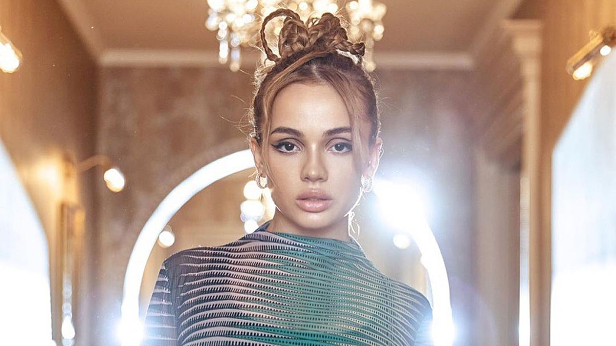 Валя Карнавал