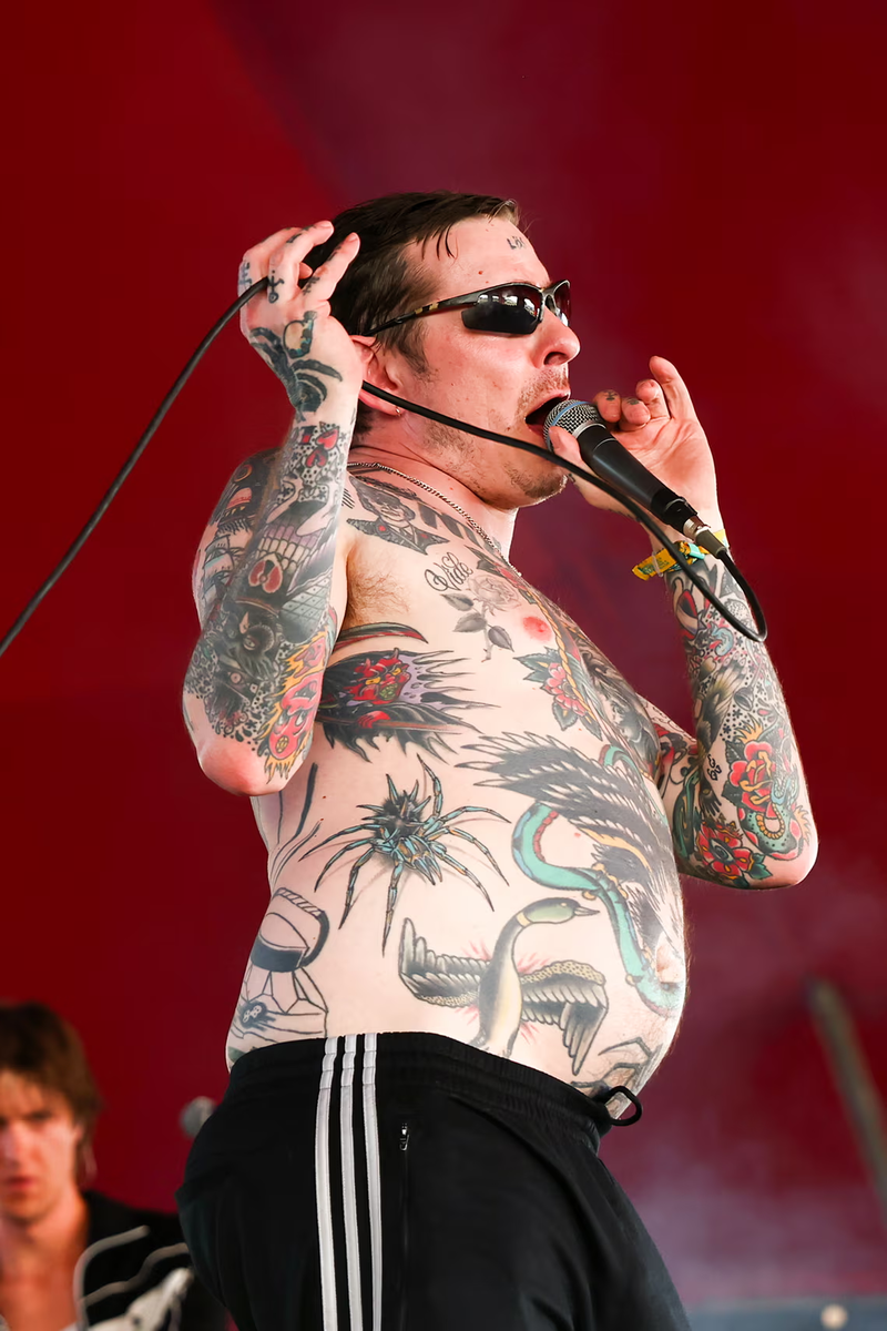 Возмутительно... Себастьян Мерфи выступает с группой Viagra Boys на фестивале Coachella в начале этого месяца. Фотография: Arturo Holmes/Getty Images for Coachella