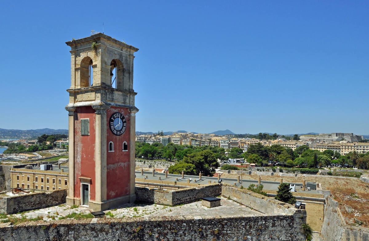 Корфу(остров Корфу, Греция): старая крепость, венецианская колокольня/© Juggertrout/commons.wikimedia.org