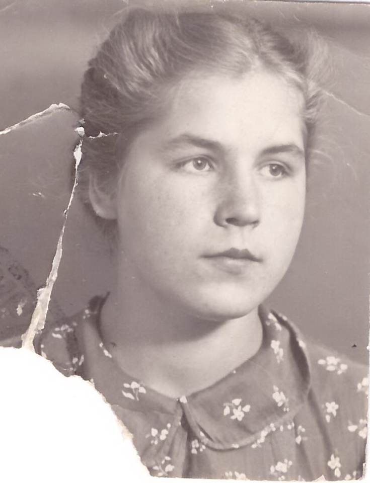 Мама, предвоенная фотография