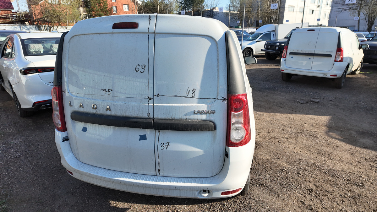 Лагус размеры для оклейки задних распашных дверей