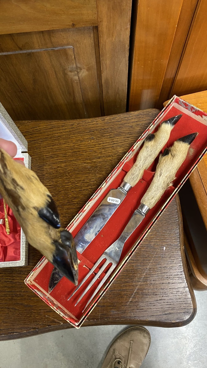 Такие вот приборы с копытами не то козы, не то не знаю кого, продавались в нашем магазине