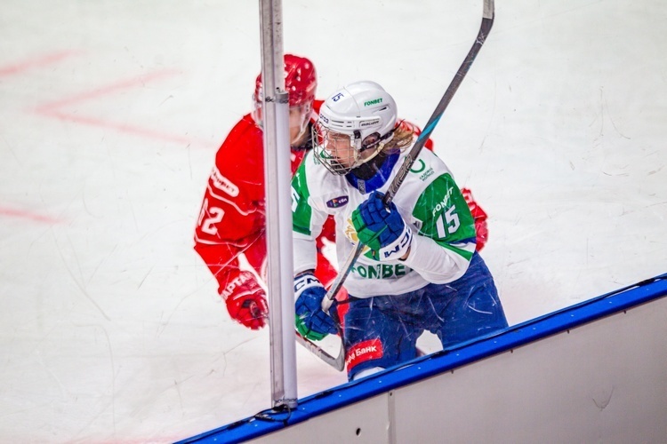    Александр Жаровский (№15) / фото: hcsalavat.ru