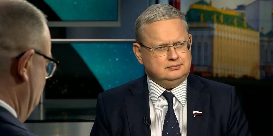 Делягин припомнил Мантурову прошлое: Россию ставили на колени перед Западом. Причём свои же