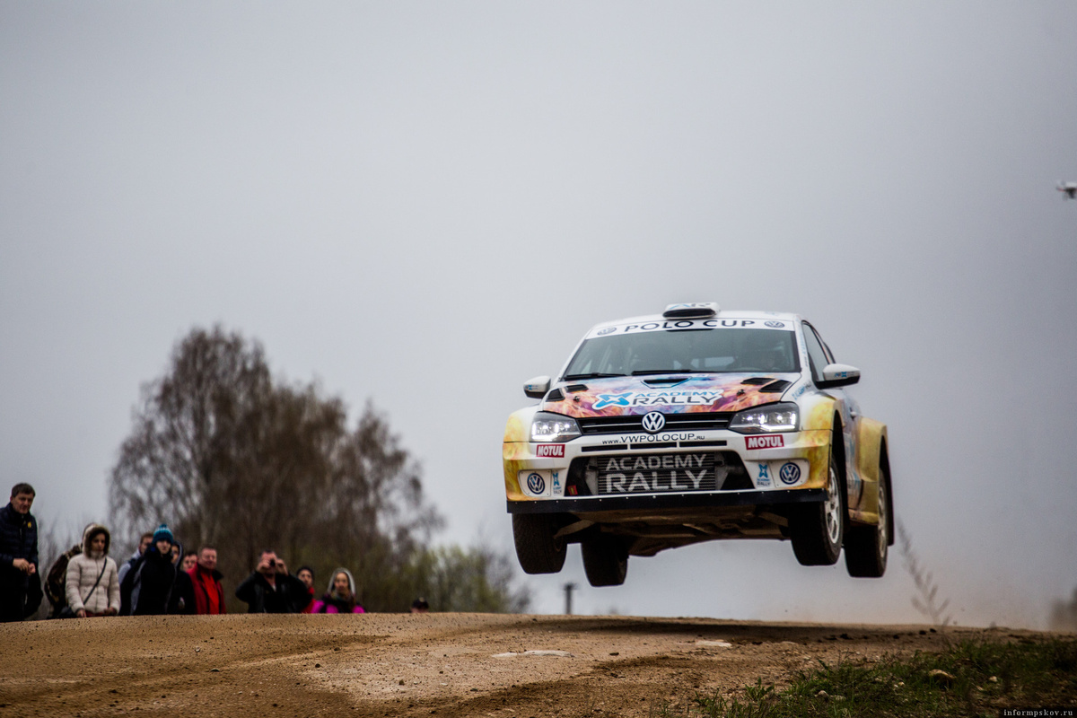 89 экипажей заявились на ралли «Голубые озёра» в Псковской области. Фото: ПАИ