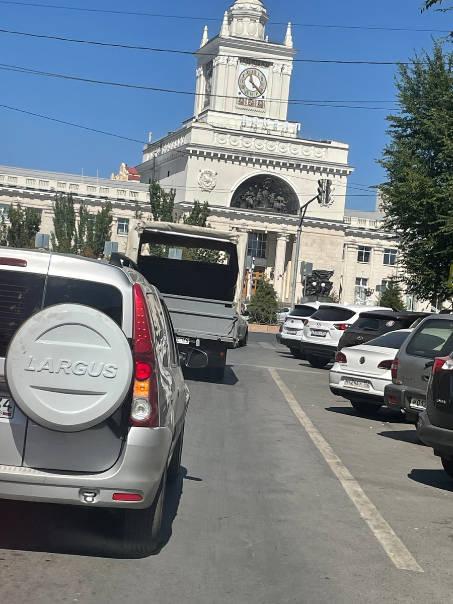 Волгоградский вокзал. Очень атмосферная архитектура.