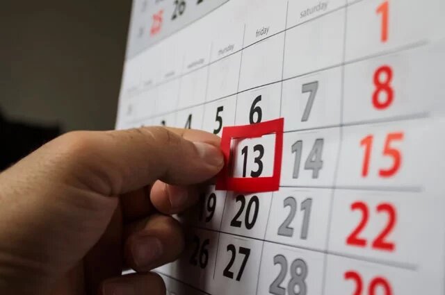    Почему современные люди верят в приметы и суеверия?