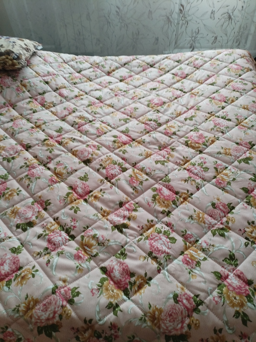 Вот так смотрится на кровати