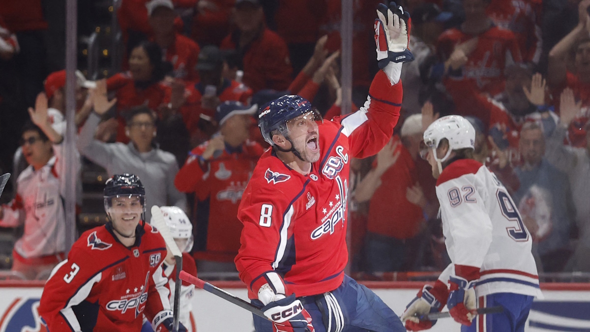    Александр Овечкин в матче против "Монреаля" 22 апреля 2025 года задавал тон. Фото: REUTERS